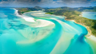 Bing wallpaper October 3, 2023. Whitehaven Beach, Whitsunday Island, Queensland, Australia (© Coral Brunner/Shutterstock)