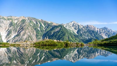 Bing wallpaper August 9, 2020. ｢白馬三山と八方池｣長野, 白馬村 (© sayaka kishimoto/Getty Images)