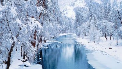 Bing wallpaper December 18, 2025. Rivière Merced, parc national de Yosemite, Californie, États-Unis (© Ron and Patty Thomas/Getty Images)